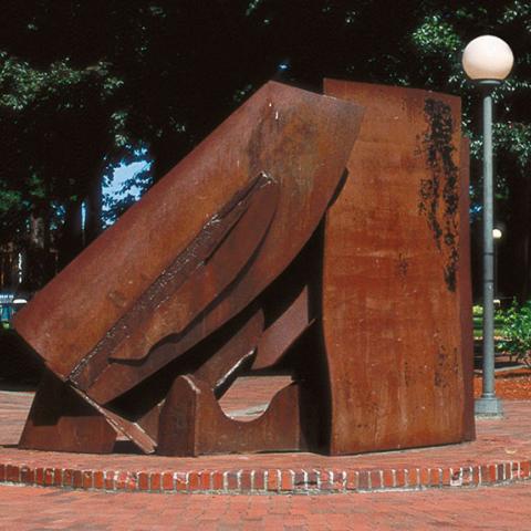Anthony Caro's sculpture India. Full description in body text.